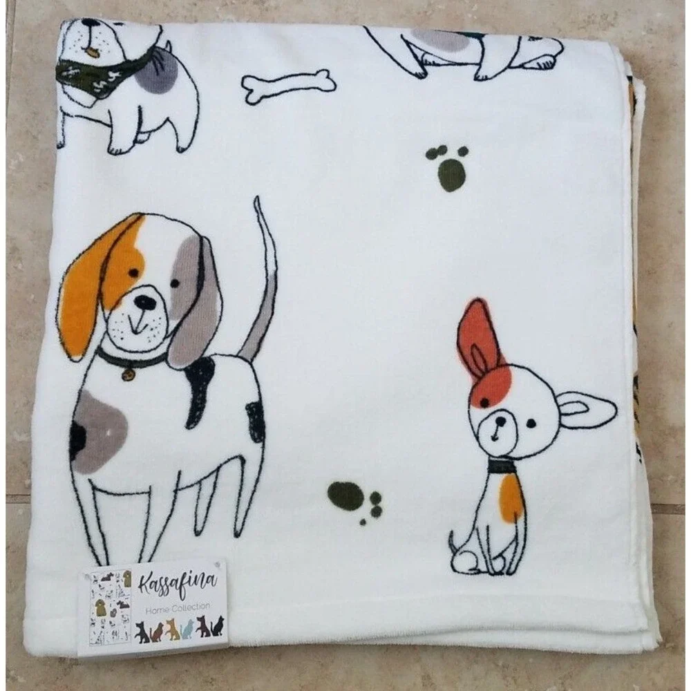 Kassafina Bath‎ Towel Cute Dogs Bandanas Bones NEW